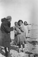 Henry Larsen with two Inuit women