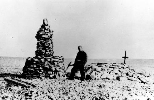 Grave and cairn of Const. A.J. (&quot;Frenchy&quot;) Chartrand at Pasley Bay, summer 1942